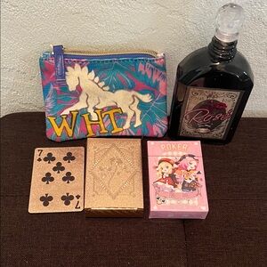# 0494- Colorful WHT Art Pouch W/ Playing Cards set fun time family & friends